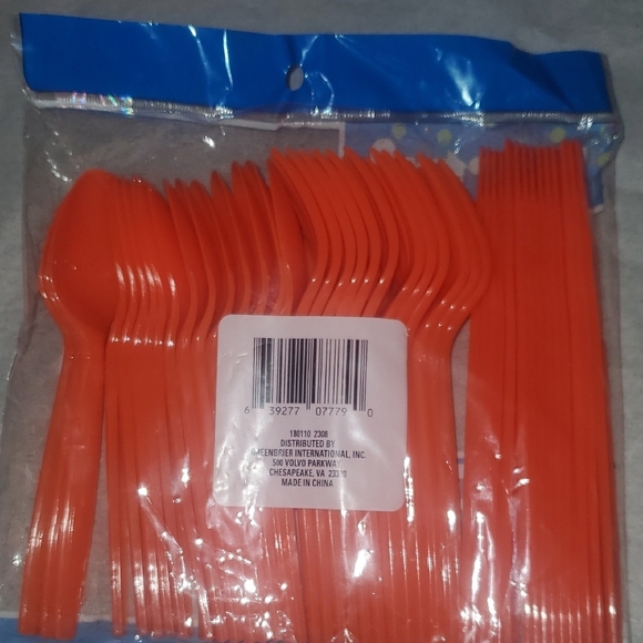 Heavy Duty Plastic Cutlery Set - Orange - Picture 2 of 2